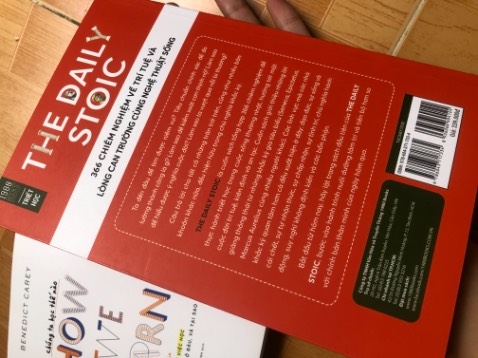 Sách rất hay, tiki giao hàng đúng hẹn, sách để trong hộp rất kĩ lưỡng