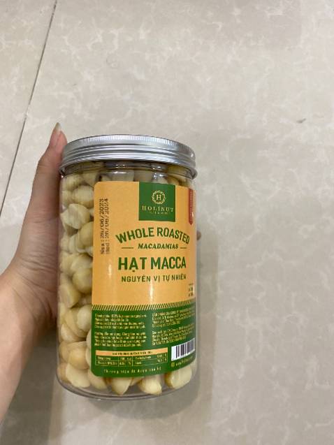 Đóng gói rất đẹp. hạt rất giòn, ngọt và béo. Nấu sữa rất ngon. Mình thấy macca úc này béo và ngọt hơn macca việt nhiều. Mua macca bày làm quà tặng cũng rất oke. Sẽ ủng hộ shop lần tiếp theo.