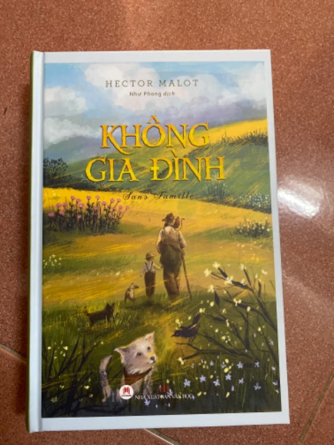 Sách bìa cứng thiết kế rất đẹp và chỉn chu nhé ah
Shop giao hàng siêu nhanh và bọc rất cẩn thận nên không bị móp méo góc cạnh sách