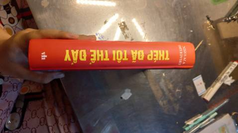 Giao nhanh nhé m.n, đặt tối thứ 6, sáng Chủ Nhật nhận. Khi nhận bìa gáy hơi móp, chữ in có vài chỗ sai dấu.
