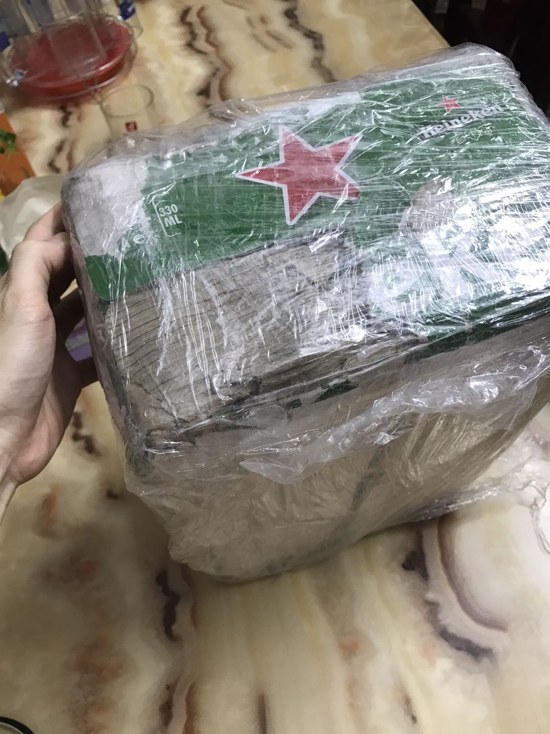 Đùa chứ mua bn đơn của tiki, mà đơn này thực sự làm mình thất vọng, đặt hàng thì gần nửa tháng mới nhận dc, tính huỷ mà k huỷ dc, vỉ đang vc mới biết từ Hcm ra Hn. Xong nhận thùng bia nhìn chán luôn. Sx từ t5/21 nhưng đáng nói là thùng bia đã bị khui ra, rồi đóng dán lại, xong còn nhét 1 *** cũ mẫu cũ vào, *** thì vc bị va đập phồng bẹp các kiểu. Đang xem k thấy có chỗ nào ghi trả hàng chứ k cg trả luôn. Cuối tháng còn rước bực, chứ mai mùng 1 chắc muốn điên quá