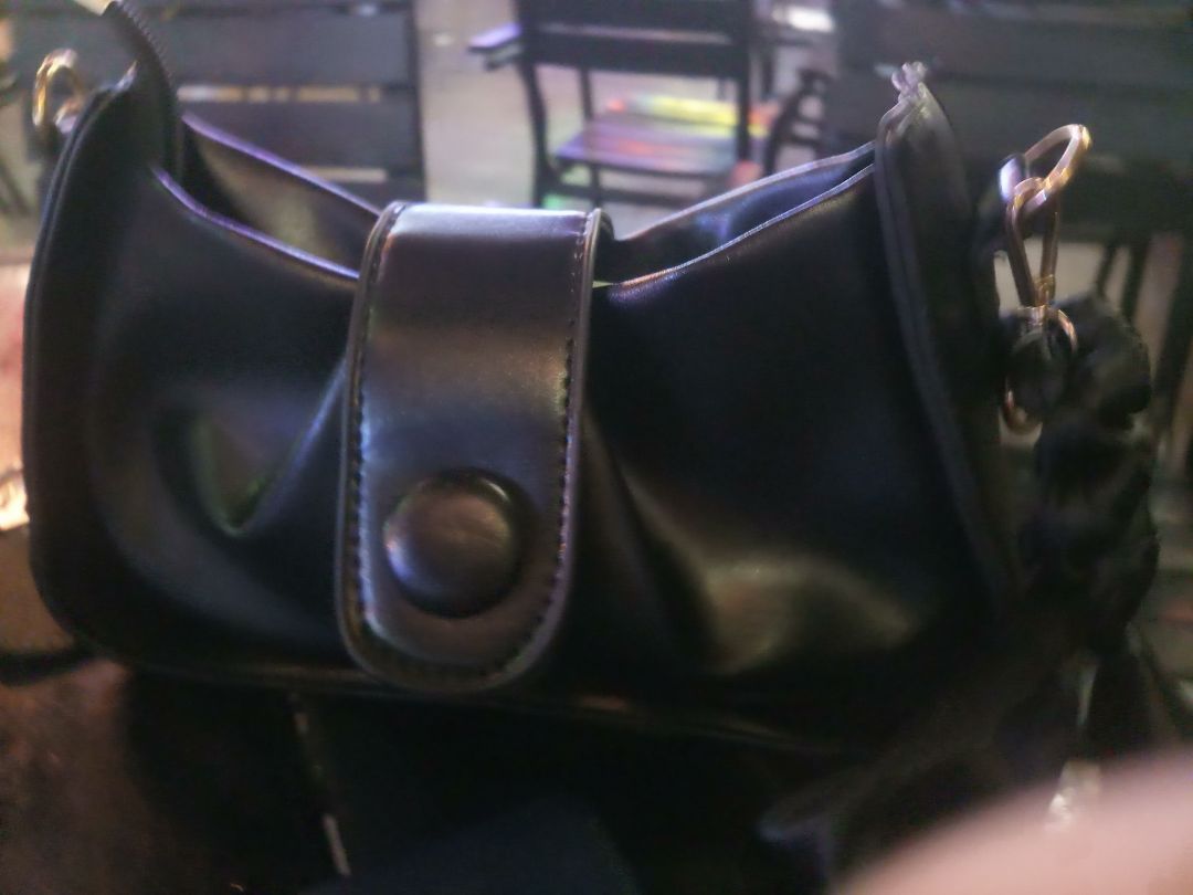 Váy mặc rất xinh nha. Tuy nhiên bạn nào mua nên chọn size nhích lên tí nhé. Hình ảnh tạm thời nga quý dị