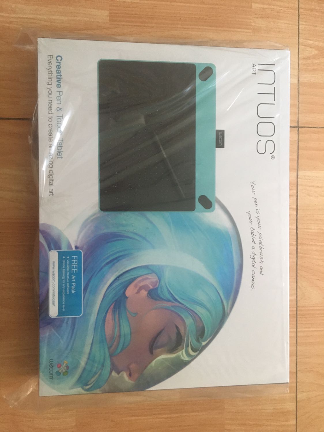 Sản phẩm chất lượng, shop nhiệt tình, đóng gói cẩn thận. Vỏ bút dùng bề mặt nhám nên đỡ mỏi tay hơn so với phiên bản cũ, mặt cảm ứng mượt, cảm giác gần như vẽ tay trực tiếp.