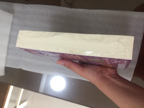 Sách mới bọc lớp xốp trắng, bên trong thêm ni lông mỏng dẻo bọc sách, sách giầy hơn mình tưởng. Thầy Dan Kennedy thì thực tế, trực tiếp, ngôn từ thôi miên. Mình đi công tác  ĐN nên hẹn shipper lấy muộn 7 ngày, thân thiện và hỗ trợ. Xin cảm ơn.