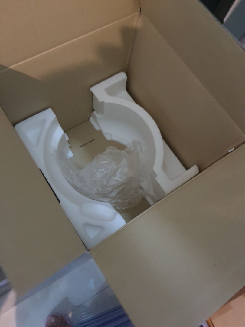 1. bản hướng dẫn thấy có lồng nồi mà nhận hàng ko thấy. 
2. nồi nấu cơm không ngon như loại mình đang dùng cũng của Sharp và model mới. 
3. lúc nấu nắp nồi cứ kêu lạch cạch hơi ồn xíu.
giao hàng nhanh. nên cho 4 sao