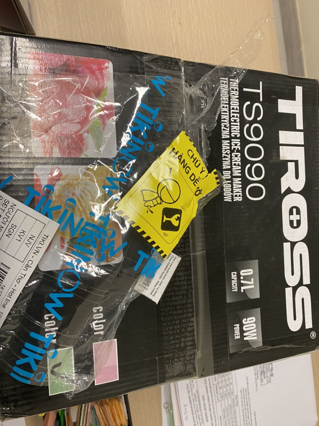 Giao hàng rất oke đúng màu sắc đã đặt và đóng gói cẩn thận, cảm ơn Tiki nhé. Mua rất nhiều máy móc mắc tiền Tiki phục vụ rất đúng với tiêu chí đã đưa ra. Thank