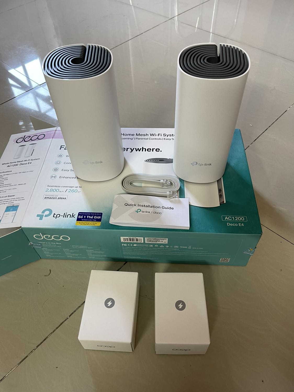 Giao hàng nhanh, đóng gói tốt. Hộp có seal của TP-Link.
Cài đặt rất đơn giãn qua ứng dung trên điện thoại.
Đáp ứng nhu cầu thiết lập phủ sóng wifi trong gia đình.