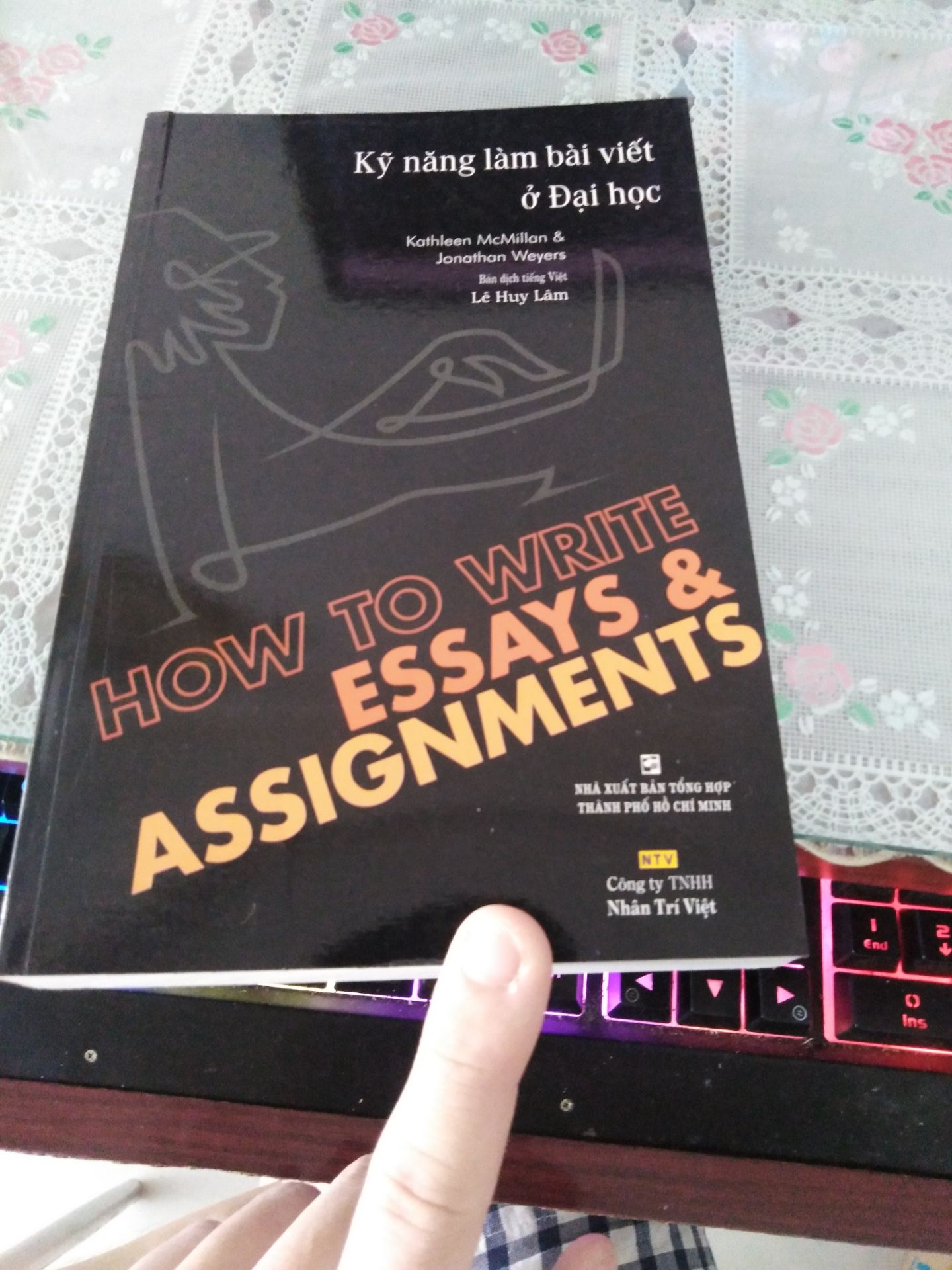 Sách dc gửi được toàn vẹn không bị cong hay gập gáy sách