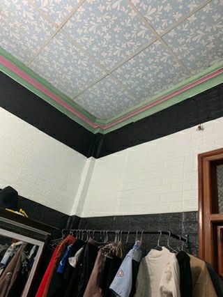 xốp đẹp lắm luôn. dán vào nhìn trông sạch sẽ hẳn. sẽ mua thêm để dán các phòng ngủ, shop giao hàng nhanh, tận tình