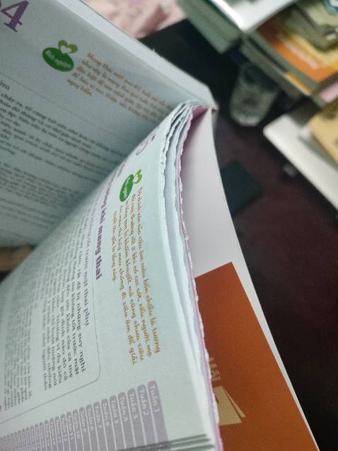 Sách nội dung ổn nhưng đóng giấy lỗi hết, trang ngắn trang dài còn canh chưa đều, trang ko được tách, cắt rất ẩu!!! 
Mang đi tặng mà giờ đành để lại, tôi đề nghị được đổi cuốn mới