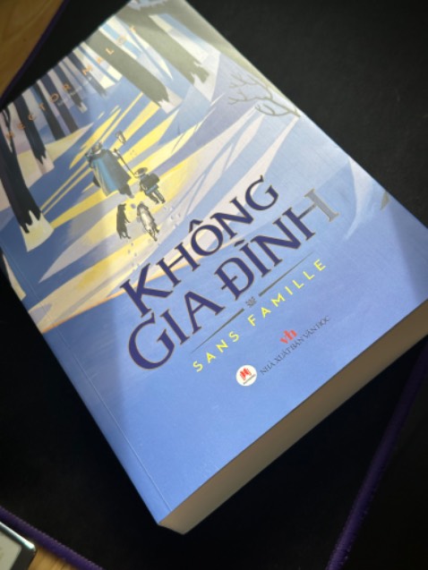 Lần đầu mua sách trên tiki, sách thật nên mua nha mn. Giá bìa 160k mà mua trên đây có 105k. Đặt tối hôm trước đến hôm sau đã có rồi. Nhanh ghê