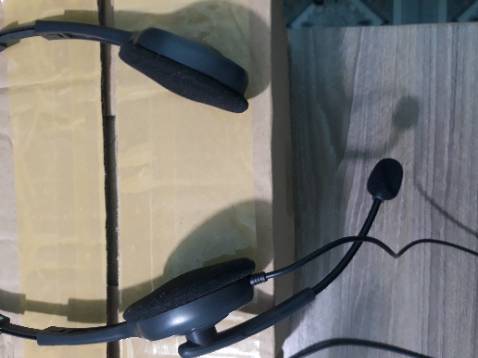 Rất tốt dễ đeo và âm thanh nghe rất hay dây dài bền bỉ ủng hộ Logitech Rất tốt dễ đeo và âm thanh nghe rất hay dây dài bền bỉ ủng hộ Logitech