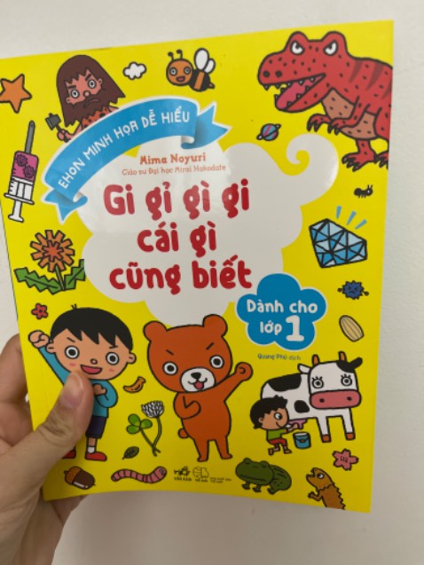 Nên mua. Sách đẹp. Nội dung đơn giản.