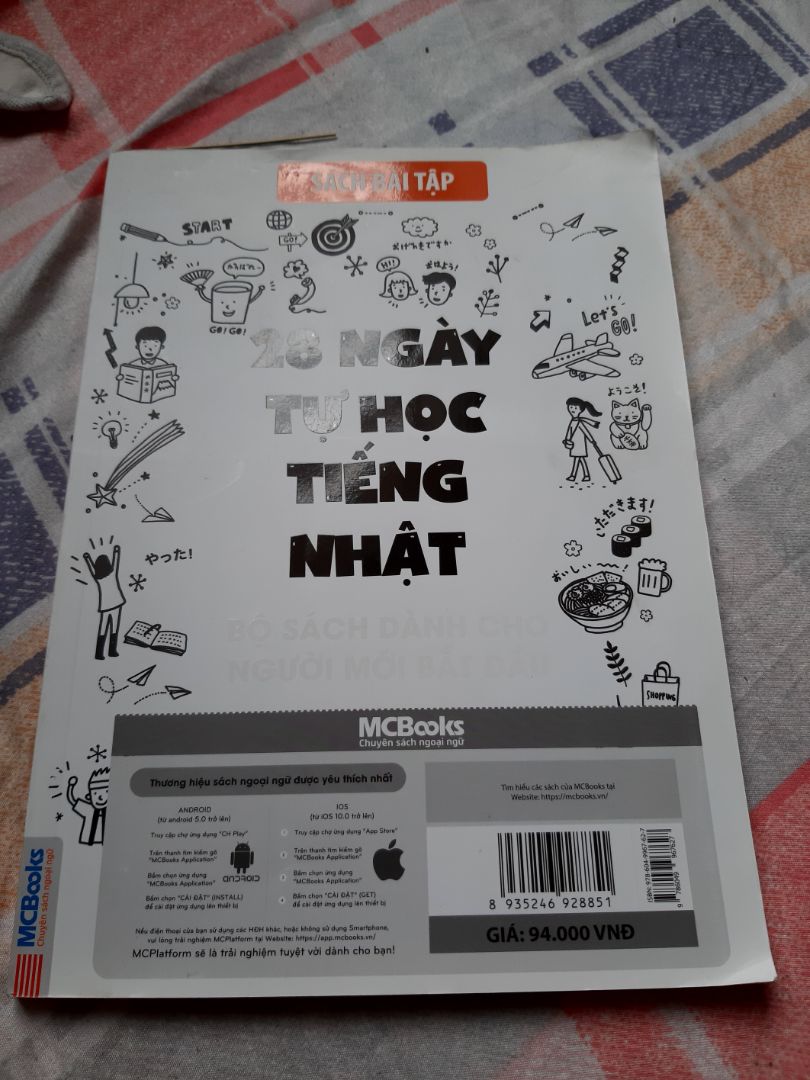 Sách có 2 phần ạ. 1 nửa là bài tập luyện tập. 1 nửa còn lại là phần luyện viết. Phần bài tập thì chủ yếu là luyện dịch từ và các câu từ tiếng Việt sang tiếng Nhật và theo từng cấu trúc câu ạ