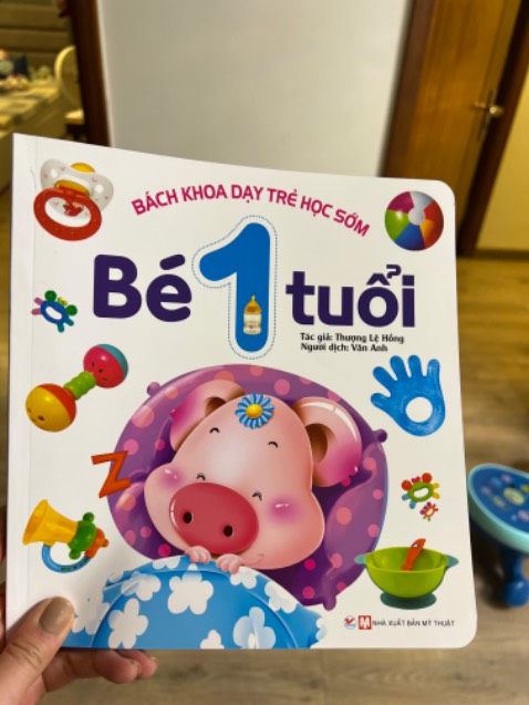 Sách in đẹp còn được tặng quyển sổ nhỏ nữa