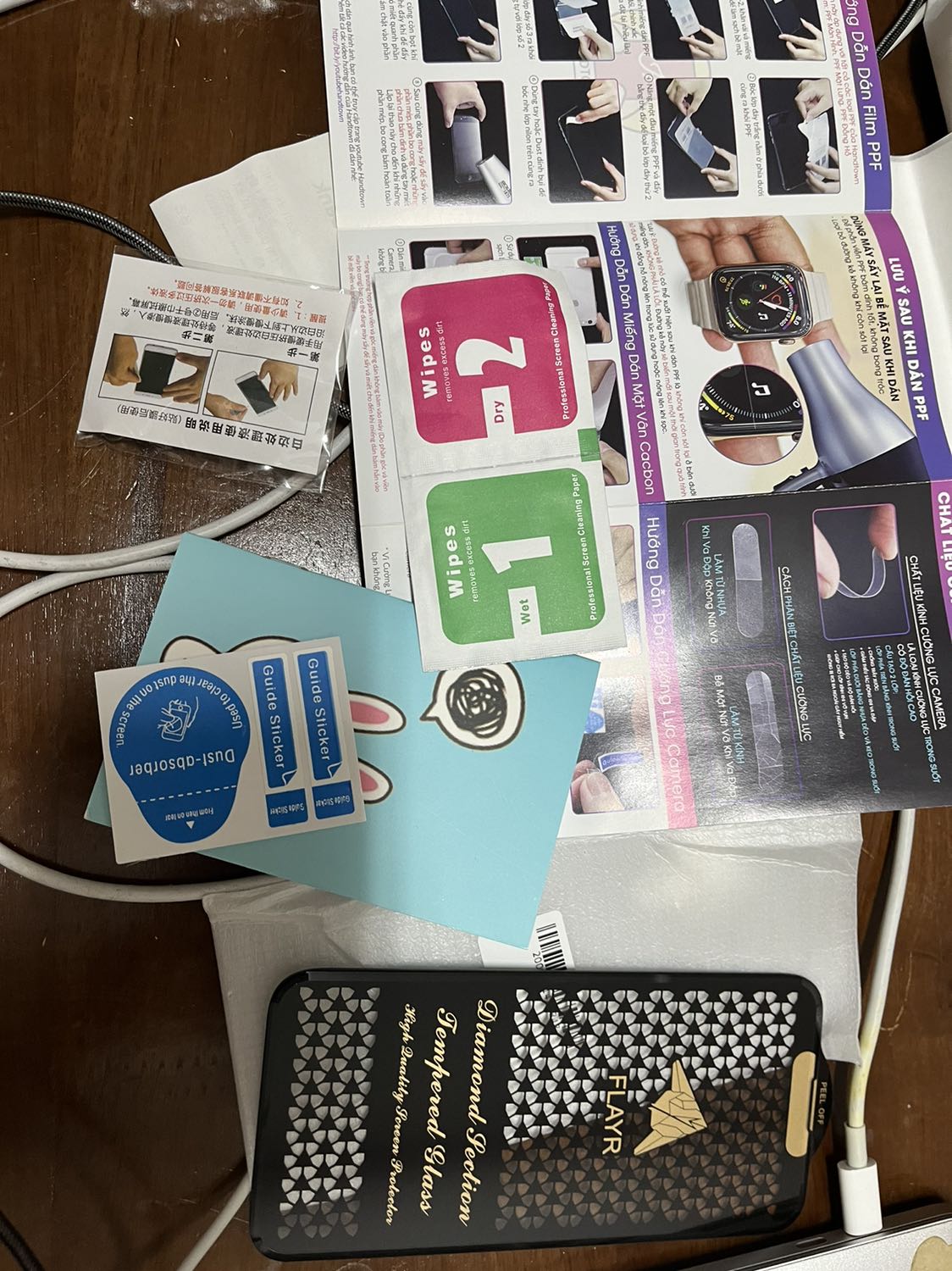 Shop giao hàng nhanh, đóng gói cẩn thận, còn tặng kèm quà nhỏ xinh nữa. Chất lượng tuyệt vời, nên mua nha các bạn