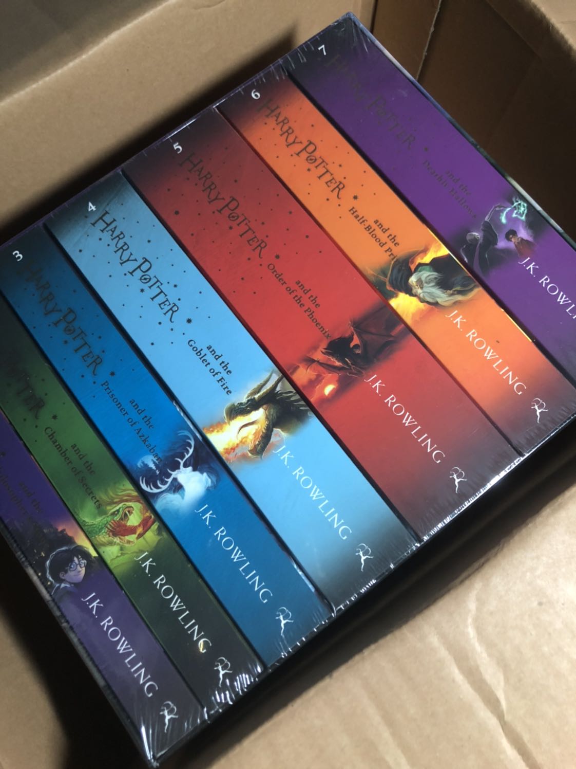 Cực kỳ hài lòng. Tình hình dịch covid và mưa gió ntn nhưng shipper vẫn giao đúng thời hạn không chậm trễ 1 chút nào nha. Đặt hôm 9/9 nhưng 11/9 đã về tận tay. Bộ truyện kinh điển ntn thì chắc ai cũng biết nội dung hay cỡ nào. Mình mua bộ sách này với giá 834k