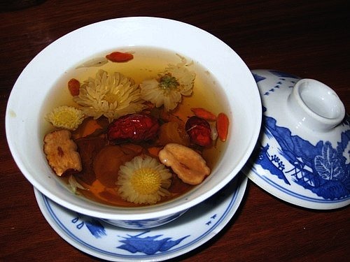 Sản phẩm tốt, hạt khô to đều nay có 1 lớp bao bóng mỏng bọc hủ lại, nhãn và đơn hàng dán đè bên ngoài nên khi nhận sản phẩm rất đẹp