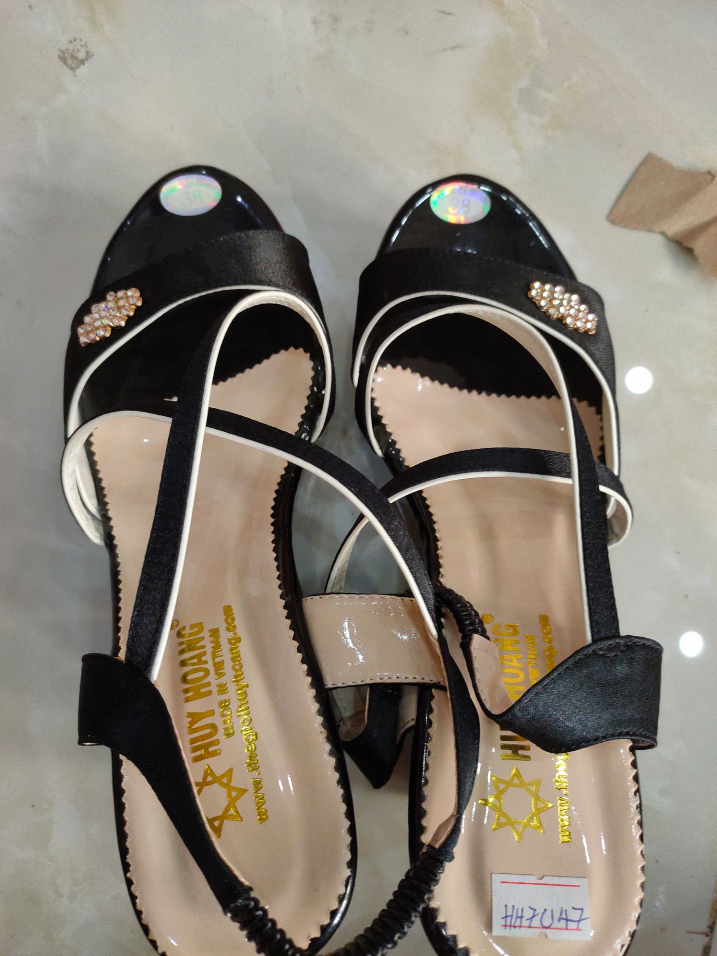 Giày nhẹ, Đẹp chắc chắn mua đôi thứ 2 rồi thấy tốt sẽ tiếp tục ủng hộ