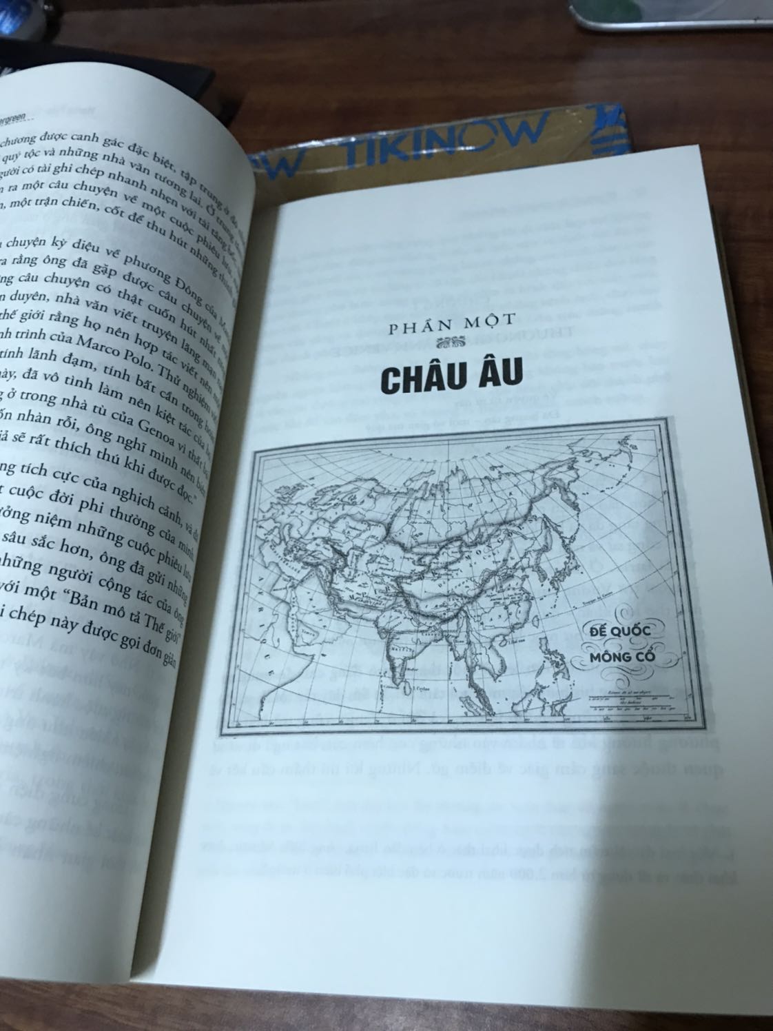 Giao hàng siêu nhanh, mua giá sale nên thấy rất vui nhé. 
Sách nhận được còn mới, sản phẩm viết khá hay, mới đọc được một vài trang nhưng mình thấy cuốn hút nhé !
Nên mua đối với những ai thích tìm hiểu về văn hoá lịch sử !
Đánh giá 5 sao