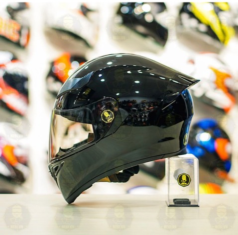 Hàng đẹp, chất lượng tốt, hơi chật nhưng đội lâu cũng quen