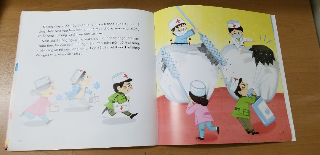 Sách rất hay. Giúp bé hiểu việc giữ gìn răng một cách dễ dàng. Rất phù hợp cho các bé chuẩn bị thay răng, chuẩn bị tinh thần để đi đến nha sĩ, giải thích việc trám răng với hình ảnh dễ hiểu.
