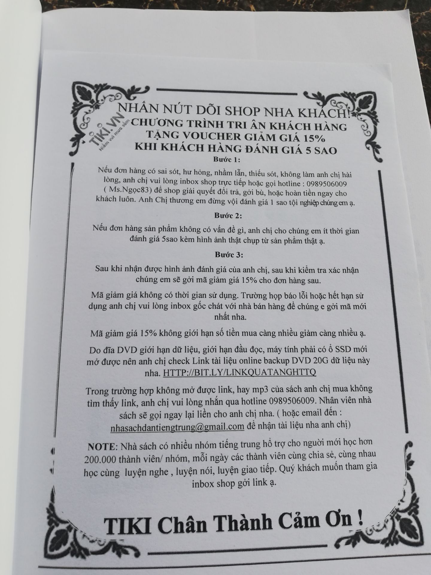 cùi sách đóng chắc, bao gói cẩn thận, có kèm đĩa cd đàng hoàng nhé, sách tương đói dày, phân tích từ cơ bản đến nâng cao. nên cân nhắc thật kĩ khi có ý định mua cùng những sách khác về dịch và ngữ pháp của tác giả Nhật Phạm nhé