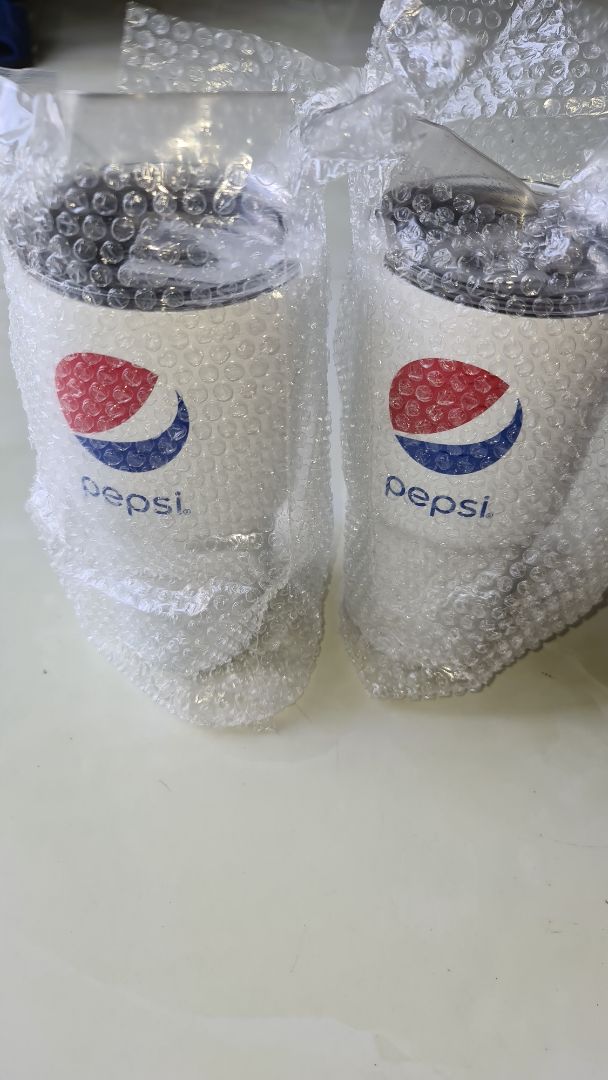 rất hài lòng. tiki giao hàng siêu nhanh, đặt hàng trưa hôm qua thì sáng nay hàng đã về tới, mình đặt 2 thùng nên được tặng kèm 2 bình giữ nhiệt rất xinh. hàng nguyên vẹn không móp méo. nói chung là rất hài lòng, xứng đáng 5* rất hài lòng. tiki giao hàng siêu nhanh, đặt hàng trưa hôm qua thì sáng nay hàng đã về tới, mình đặt 2 thùng nên được tặng kèm 2 bình giữ nhiệt rất xinh. hàng nguyên vẹn không móp méo. nói chung là rất hài lòng, xứng đáng 5*