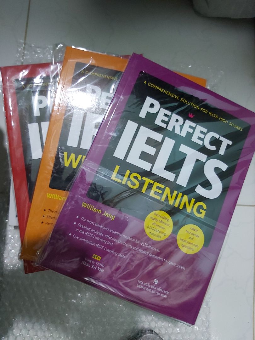 Shop chuẩn bị hàng đầy đủ và đóng gói rất kỹ lưỡng. Nội dung sách dễ hiểu, phù hợp cho việc tham khảo trong quá trình học IELTS.
