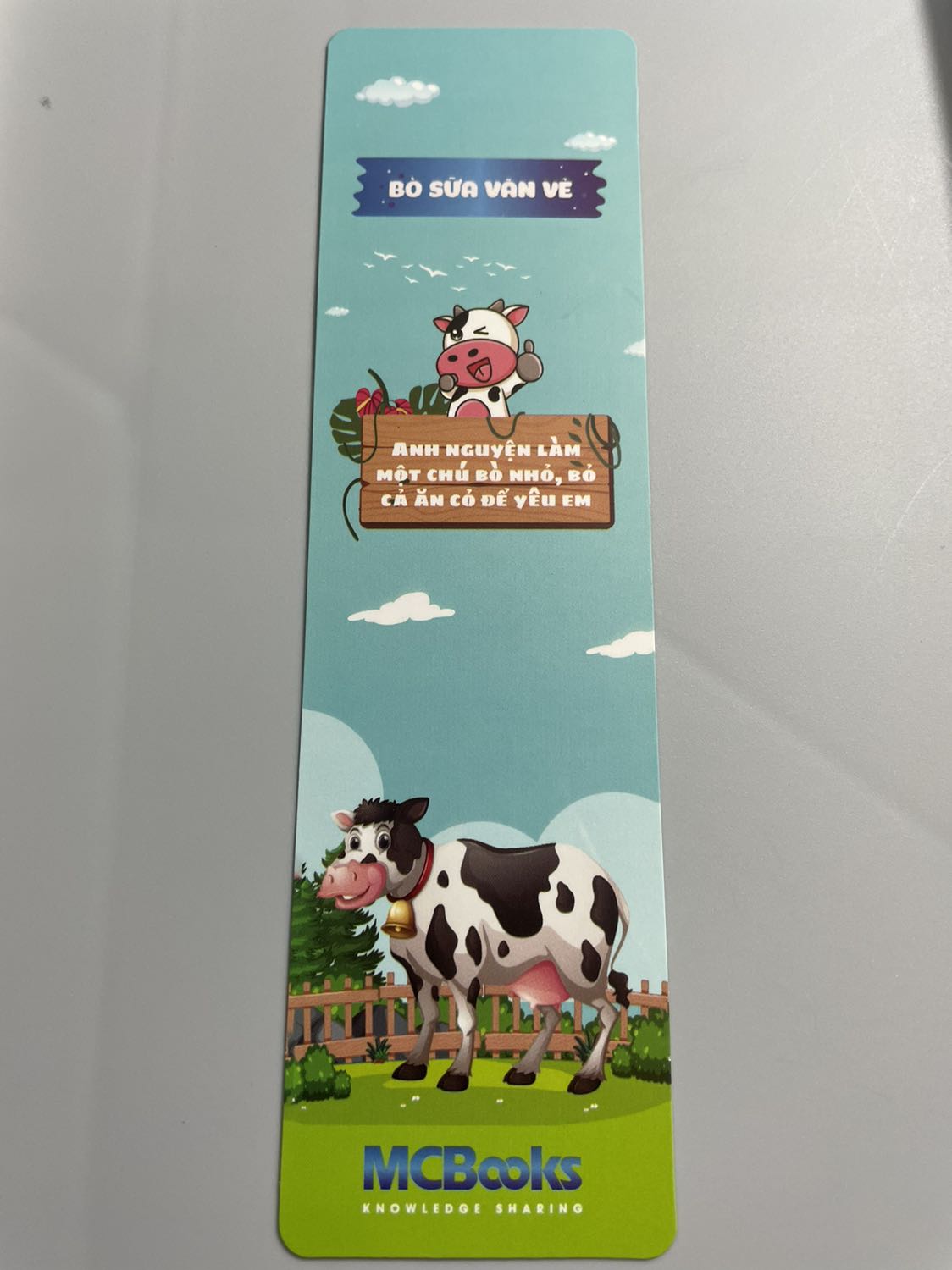 Sách to đẹp, tặng kèm Bookmark dễ thương. Tuy không phải là in màu bóng nhưng cũng rất đẹp, tạo động lực tự học. Sách to đẹp, tặng kèm Bookmark dễ thương. Tuy không phải là in màu bóng nhưng cũng rất đẹp, tạo động lực tự học.