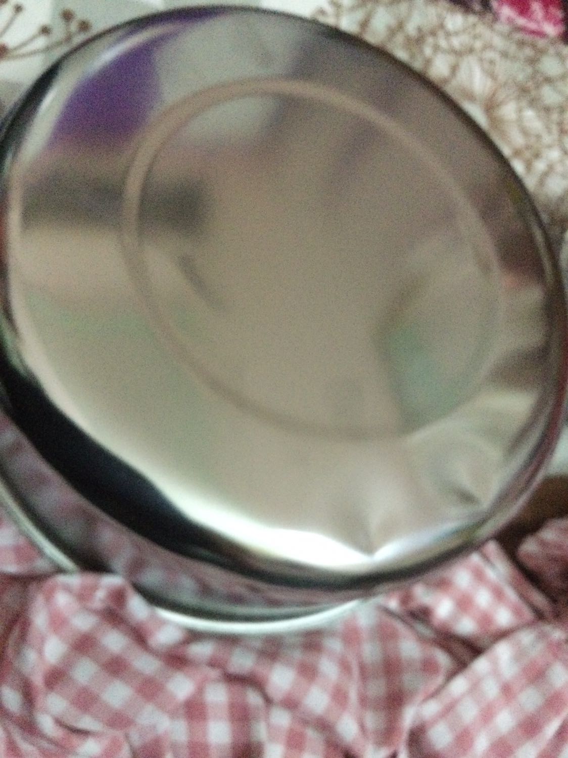 Hộp bị móp. Đóng gói cẩn thận.