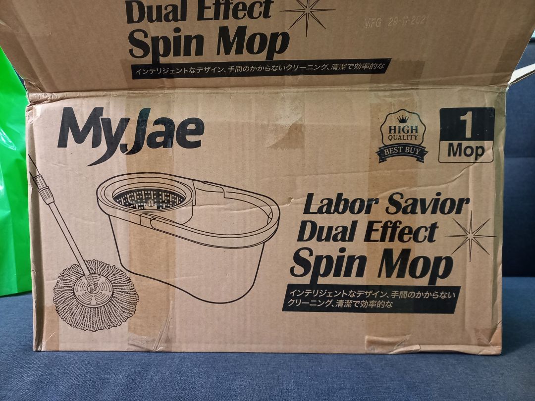 Sản phẩm được giao nhanh chóng, kỹ lưỡng. Cây lau dễ dàng lắp ráp, thùng lau nhà chắc chắn và nhẹ, đủ phụ kiện.