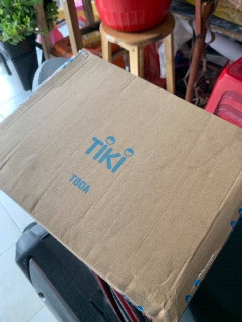 Chưa đọc nhưng thất review tốt nên mua liền hôm km. 
Giao hàng quá nhanh. Tối muộn đặt mà sáng hôm sau nhận được luôn sách rồi.
Sách mới, bọc màng co