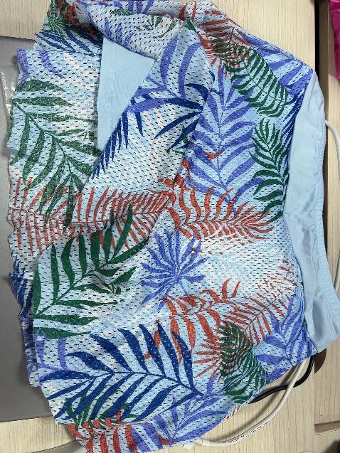 Kiểu dáng oki như hình, trẻ trung. Chất liệu vải tạm ổn với giá .