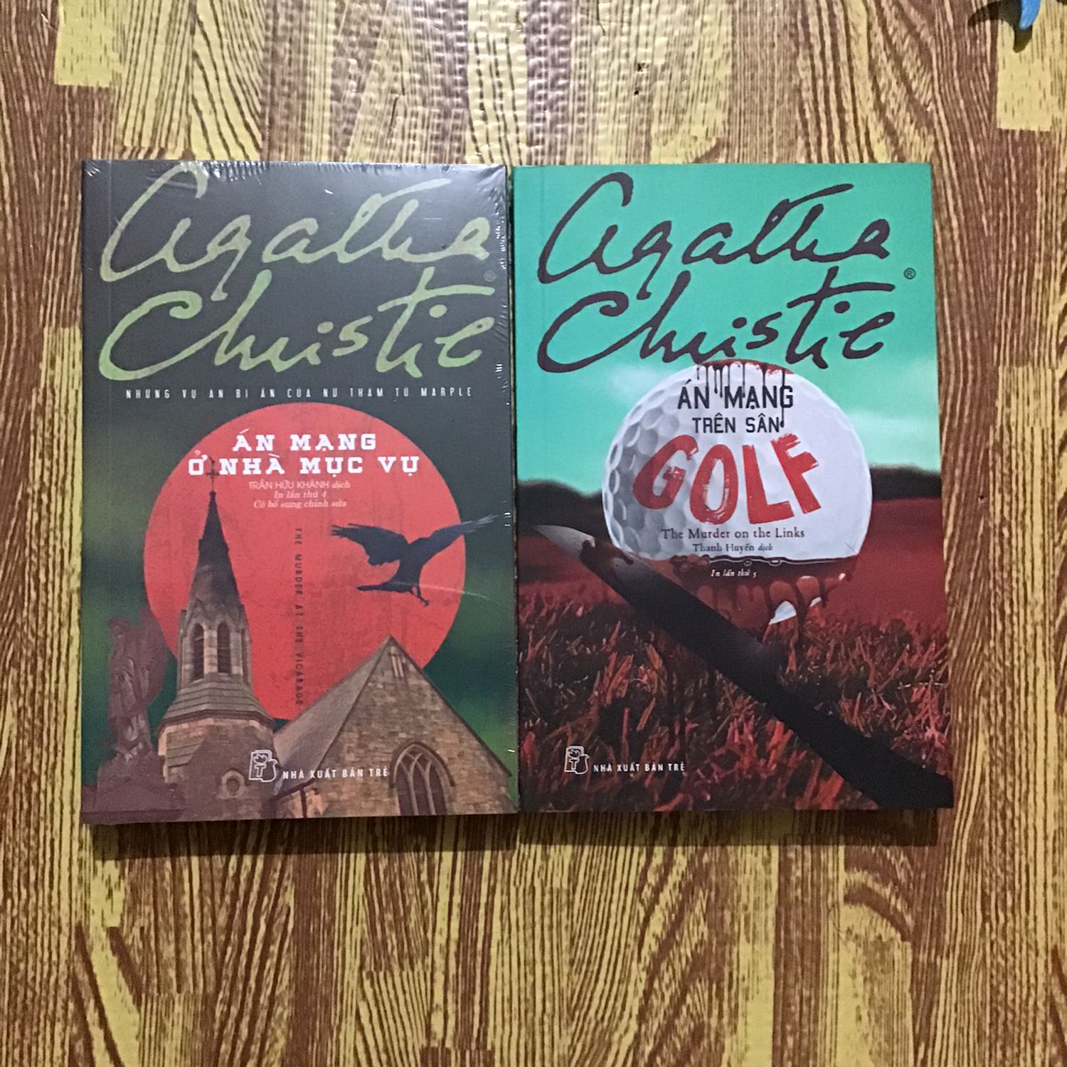 Sách mới,giao hàng nhanh,đóng gói cẩn thận. Tiếc là 1 cuốn mất seal