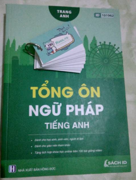 lần đầu mua của shop rất chi là OK nha, sách chính hãng đàng hoàng. Nhưng mà e góp ý một xíu là shop nên gói thêm một lớp chống sốc nữa. Cũng may giao tới ko sao chỉ hơi nhăn ở một góc nên bỏ qua, sách dày lắm, in chữ rõ ràng, trả id cũng đơn giản nên mua nhen