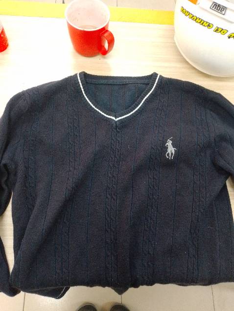 Hình ảnh rất khác với thực tế,áo rất củ,rất thất vọng tiki and shop lần nầy.