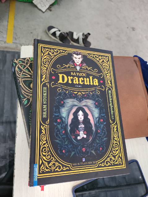 Sách đẹp, có màng co, gh nhanh