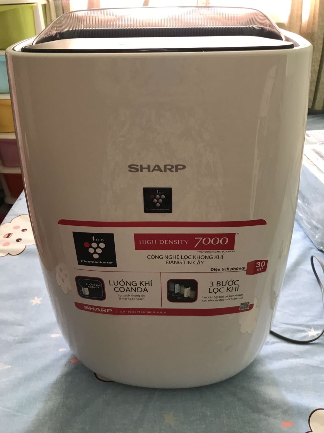 Đặt hàng ngày 25/05 - 27/05 đã giao rồi. SP giao nhanh
Mình sử dụng thử rồi mới viết đánh giá cho khách quan
máy oke. Phát hiện bụi có chuyển màu cam. Xịt thử nước hoa gần máy , máy chuyển sang màu đỏ một hồi phòng hết mùi nước hoa. 
Máy gọn nhẹ cũng dễ di chuyển phù hợp với phòng nhỏ Đặt hàng ngày 25/05 - 27/05 đã giao rồi. SP giao nhanh
Mình sử dụng thử rồi mới viết đánh giá cho khách quan
máy oke. Phát hiện bụi có chuyển màu cam. Xịt thử nước hoa gần máy , máy chuyển sang màu đỏ một hồi phòng hết mùi nước hoa. 
Máy gọn nhẹ cũng dễ di chuyển phù hợp với phòng nhỏ