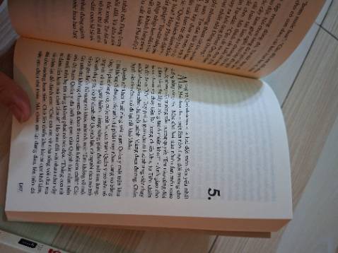 Cuốn này thì quá quen thuộc rồi, mình thấy review hay lắm, hay cực kì luôn nên mình mua liền