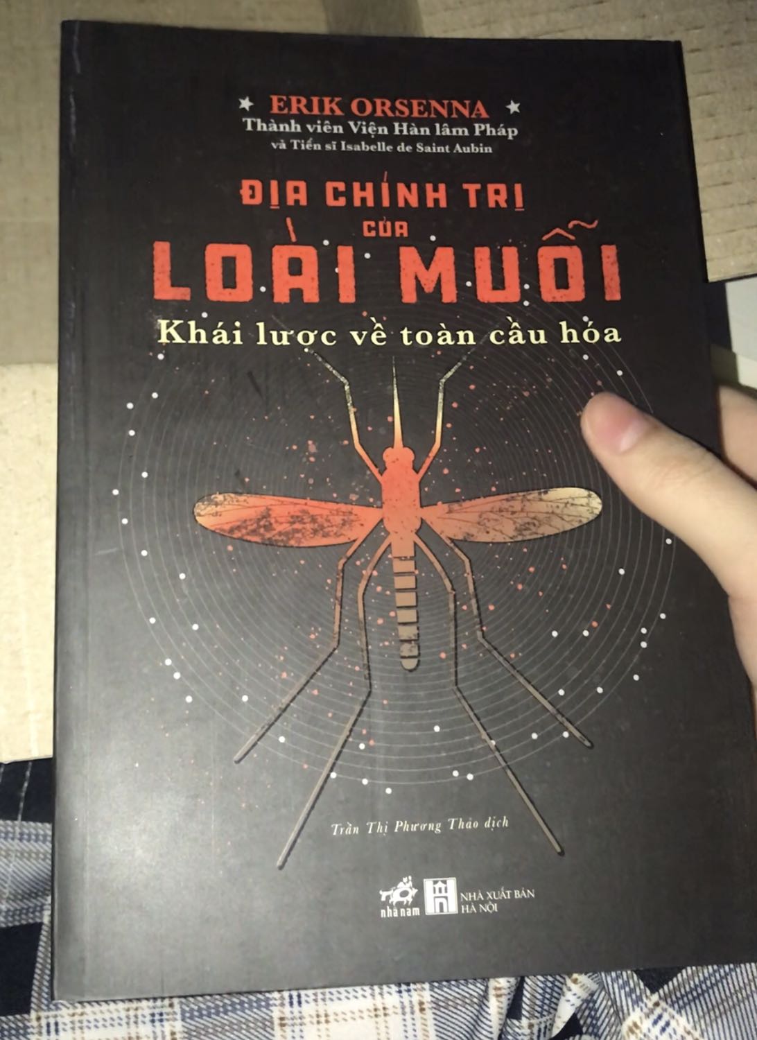 The gunman then took a hostage and demanded a plane and safe passage to an unspecified destination.
It's the good weather that makes Spain such a popular tourist destination.
What guided your choice of destinat