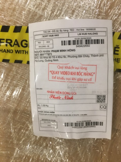 Bỏ ra đã vỡ 1 cánh rồi không biết tại ai nữa. Nó mong manh như bánh đa vây. Sop có loại nào mềm dẻo hơn không