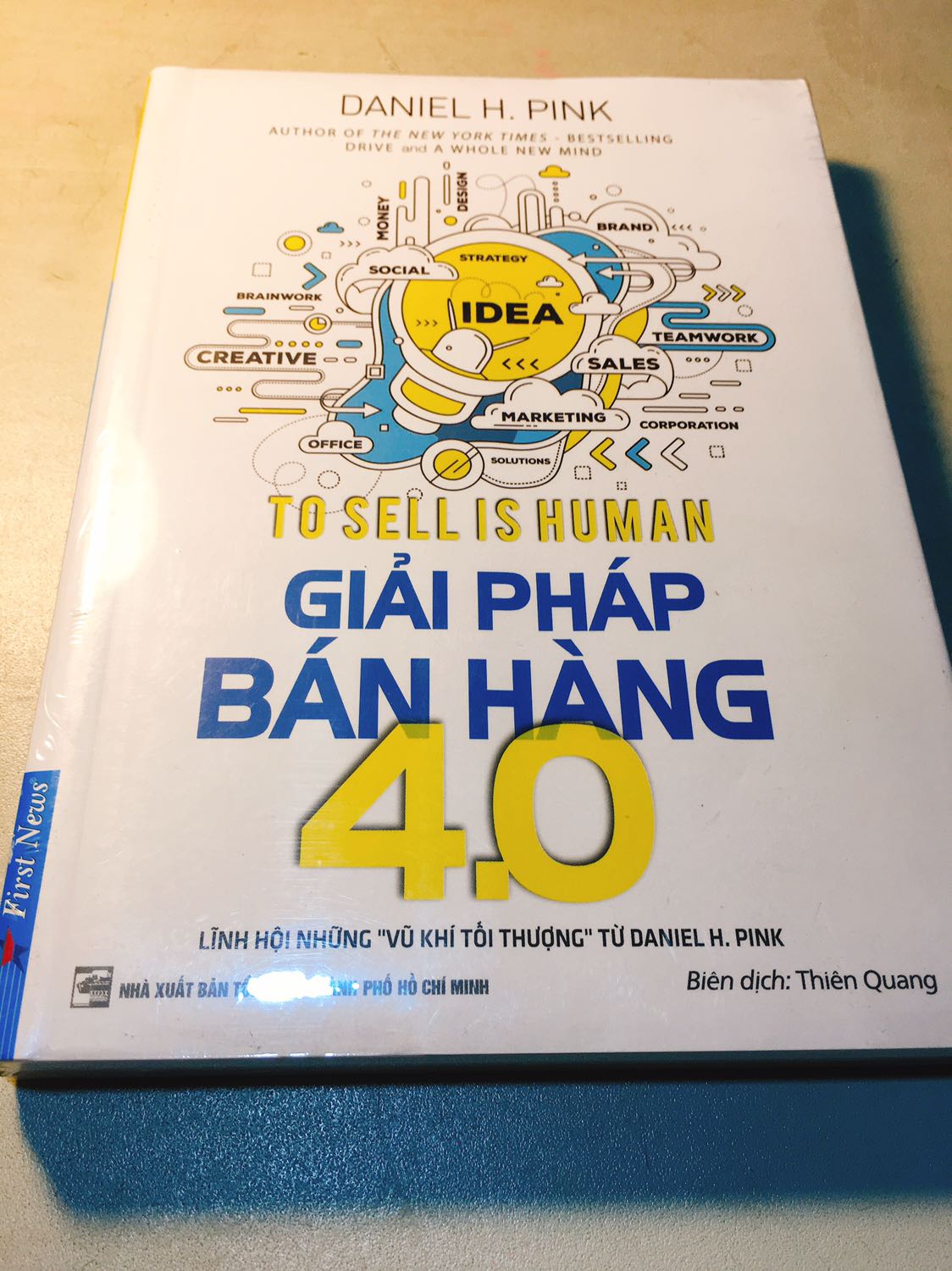 Sách mới, còn nguyên màng co, nội dung hữu ích cho những ai làm kinh doanh hoặc bán hàng