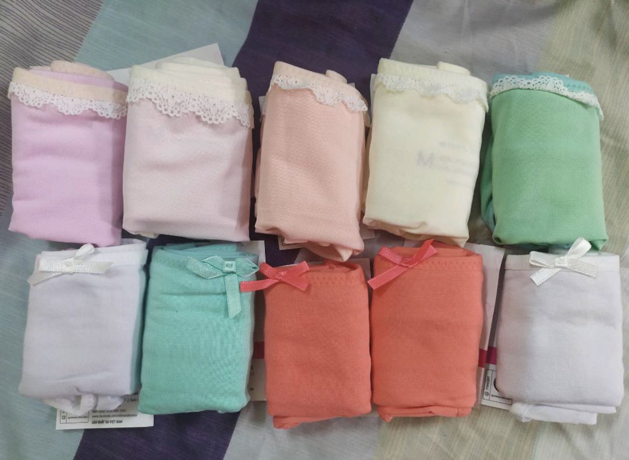 Thiết kế ôm gọn vùng mông giúp tôn dáng. Chất liệu cotton mềm mại, thông thoáng và thấm hút tốt. Co giãn 4 chiều hiệu quả, thoải mái vận động. Dệt may theo công nghệ hiện đại, đường may tinh tế, sắc sảo. Kiểu dáng cơ bản để bạn có thể phối cùng mọi loại trang phục.