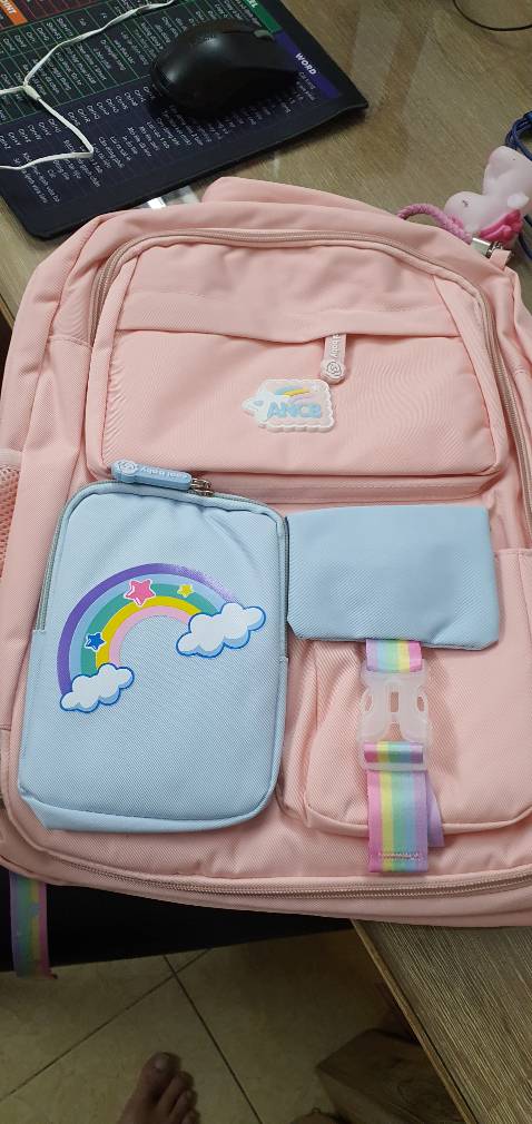 Shop giao không đúng màu mình đặt, shop vui lòng đổi lại đúng màu giúp nhé