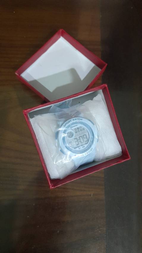 Đồng hồ trông rất đẹp, đúng màu, chạy tốt! Cám ơn nhà bán và Tiki!