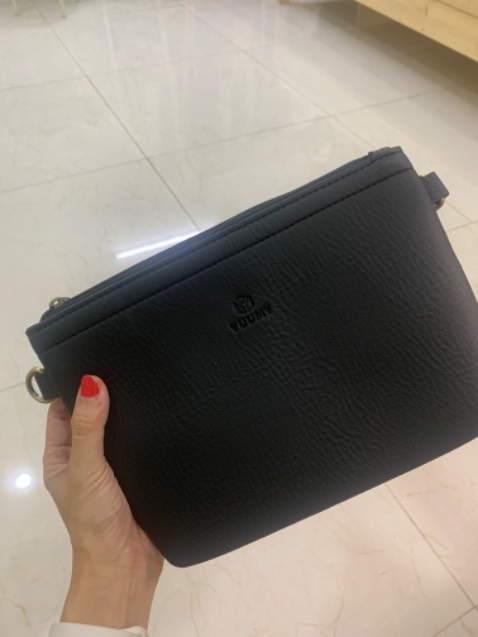 To quá ạ, to như cái túi đeo mà ko phai đồ đựng my phẩm