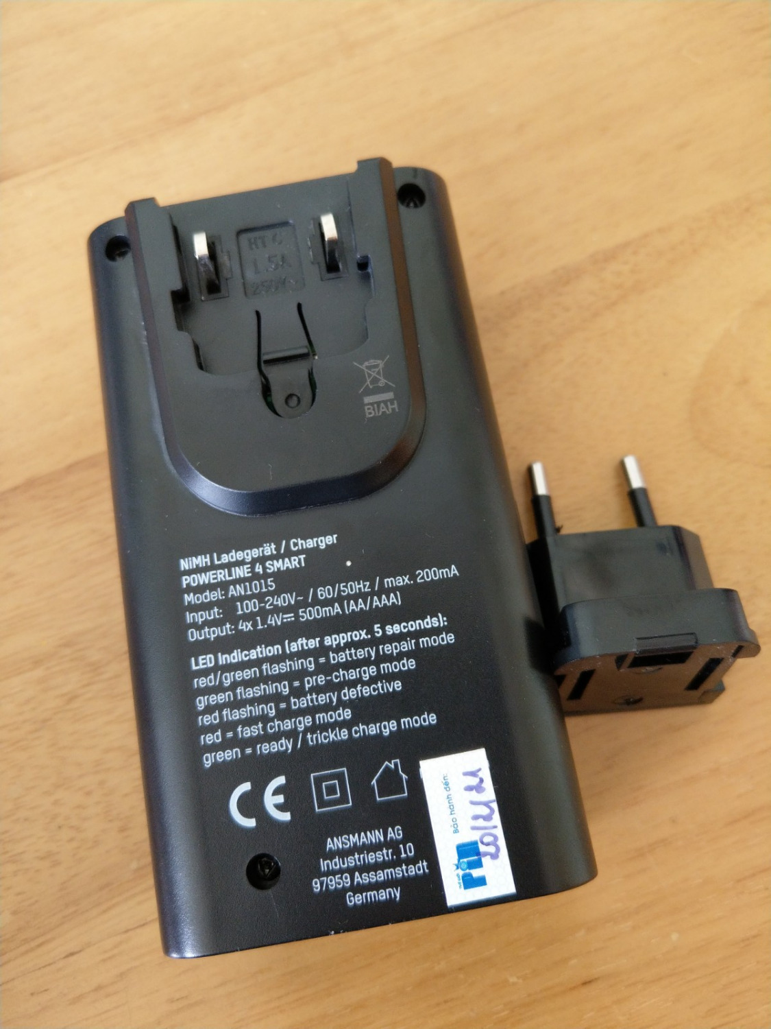 Đến hiện tại vẫn rất ổn, đóng gói cẩn thận, pin và sạc đểu tốt, mình mua thêm cả pin AA cùng hãng để dùng cho các đồ dùng khác.