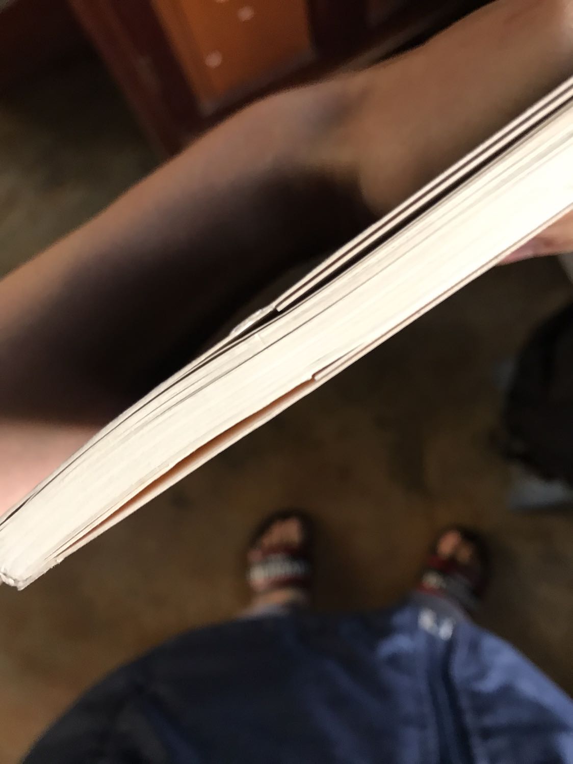 Sách khá cũ. Bị lỗi ngoại quan nhiều. Chất lượng sách không hiểu sao vừa cũ vừa lỗi. Tôi rất chán.