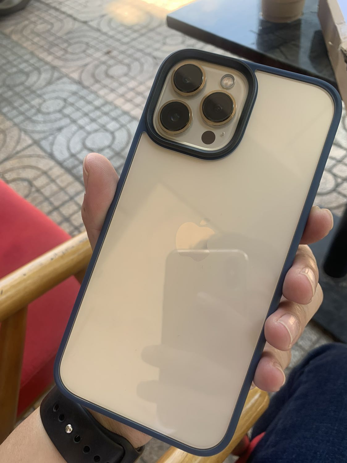 Tuyệt vời! Viền cao bảo vệ màn hình tốt hơn